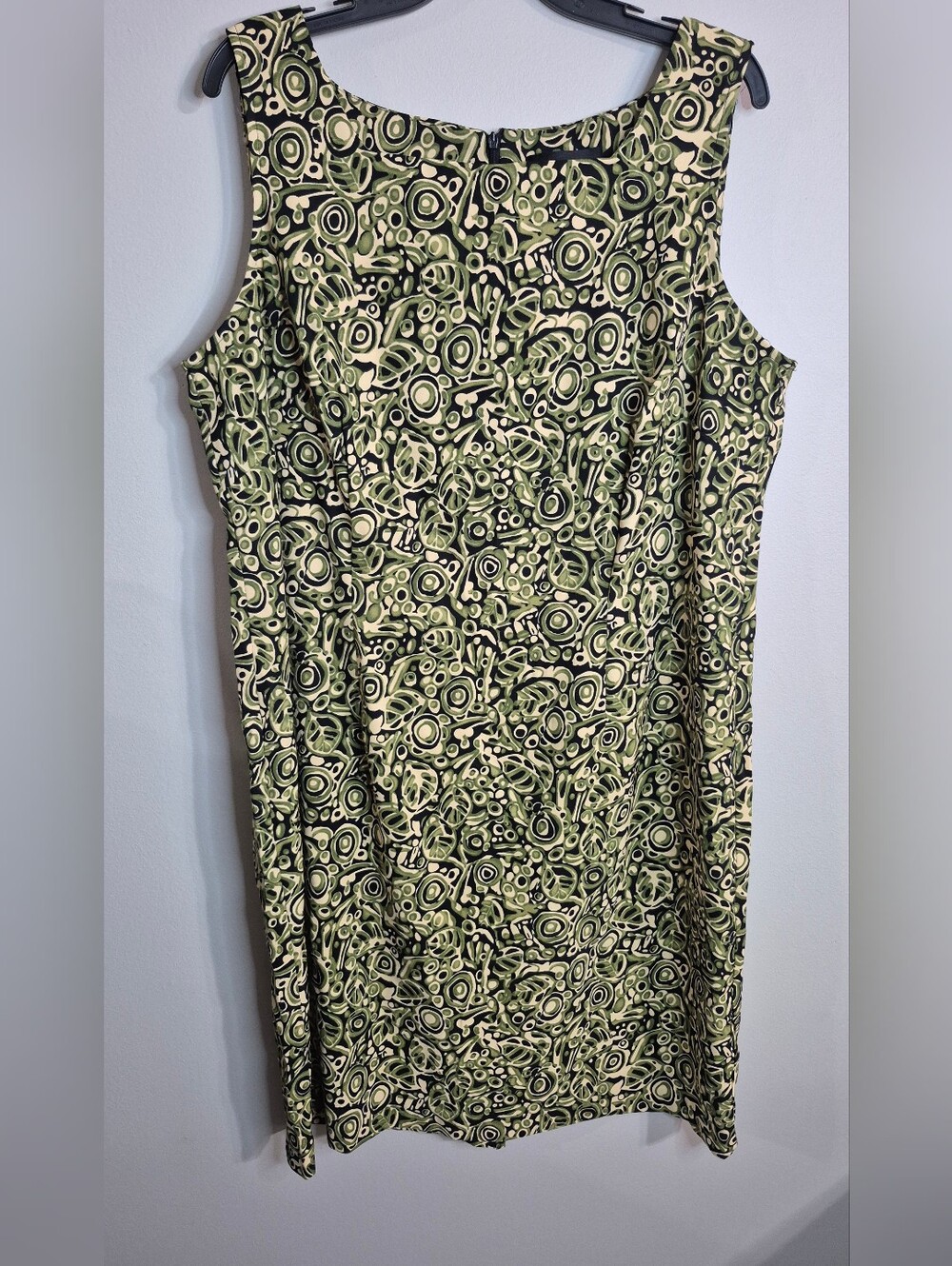 connected apparel Olive and Black Abstract Print Sleeveless Shift Dress